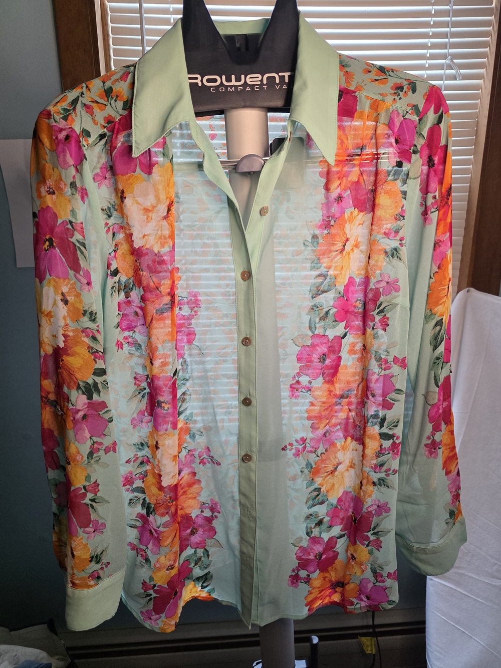 Source Unknown Seafoam Green Button-Down Shirt with Pink & Orange Floral Print